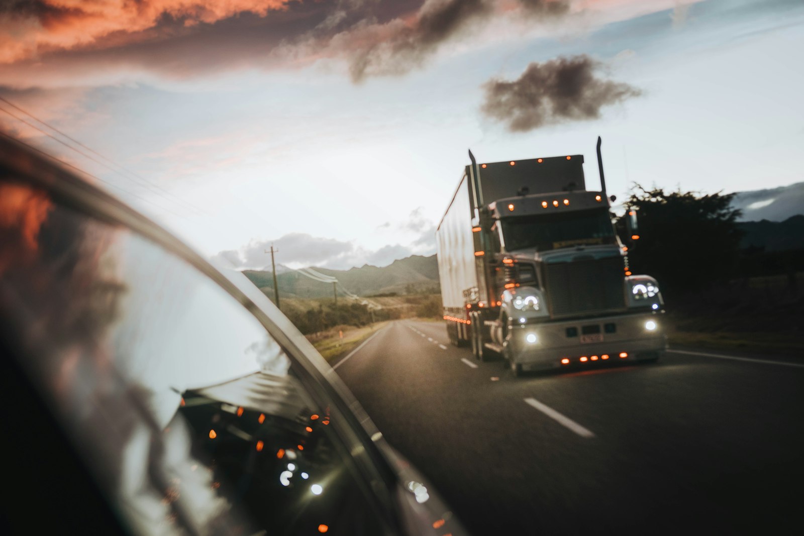 Heavy duty truck and trailer repair shop